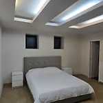 Bed & Breakfast Luxinn Bucharest