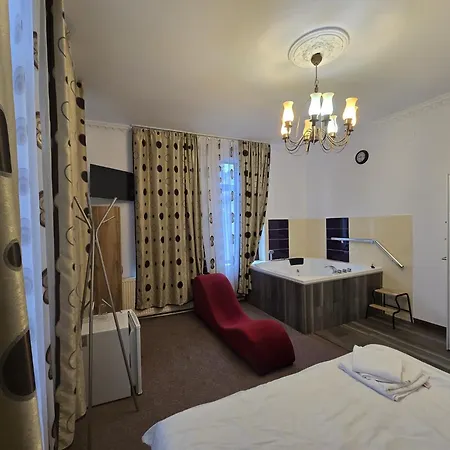 Luxinn לינה וארוחת בוקר 3*