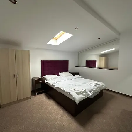 לינה וארוחת בוקר Luxinn