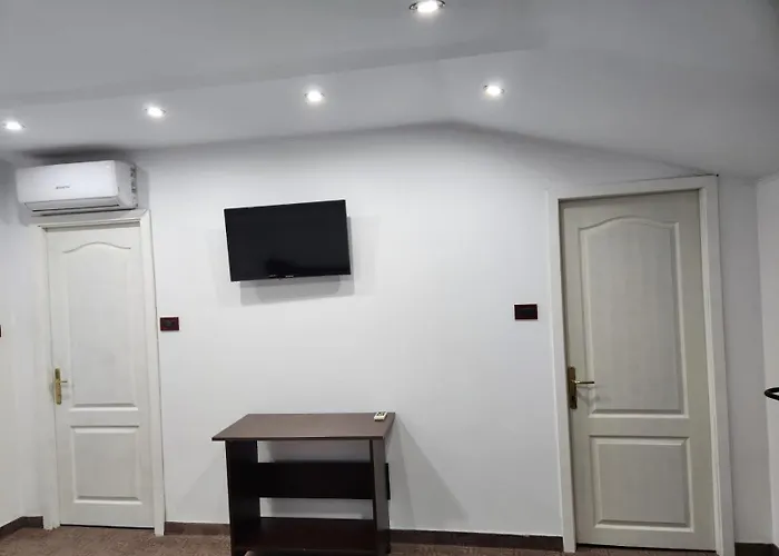 לינה וארוחת בוקר Luxinn בוקרשט