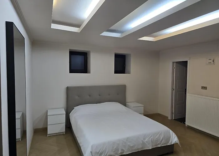 לינה וארוחת בוקר Luxinn בוקרשט