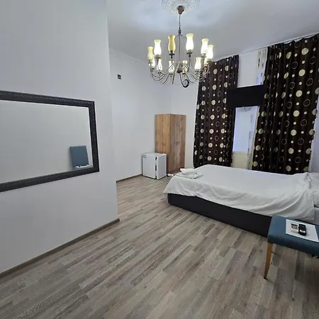 Luxinn לינה וארוחת בוקר בוקרשט